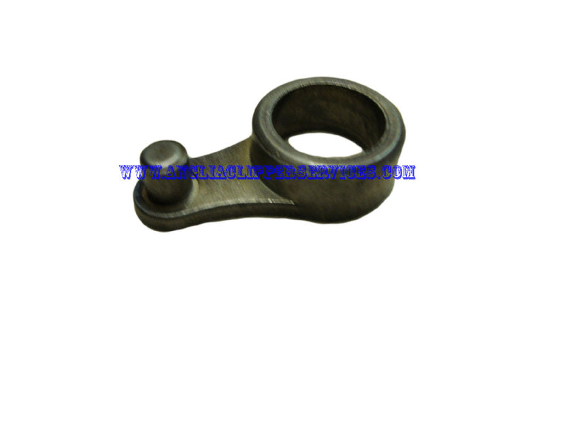 Round metal replacement link with protruding part to locate level